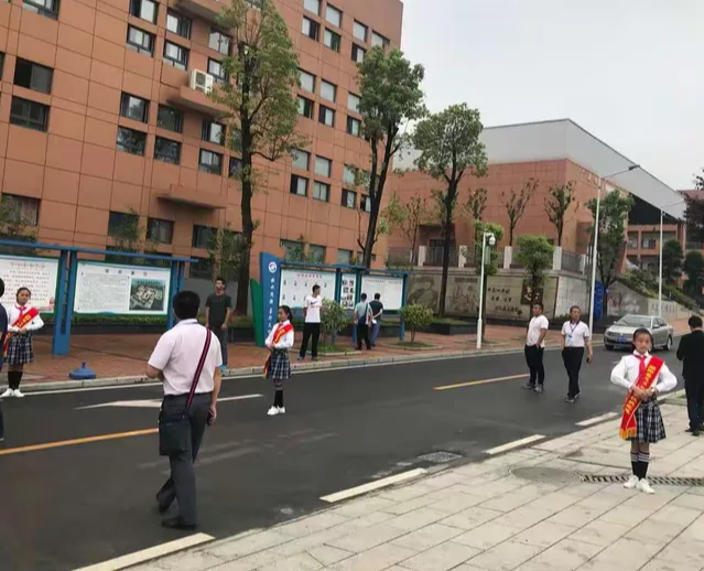 以城带乡以强带弱基础教育“三段两类”体系建造基本完成 以城带乡以强带弱基础教育“三段两类”体系建造基本完成